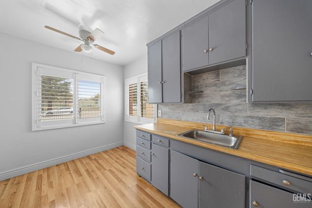 927 Bernard Street, Bakersfield, CA 93305