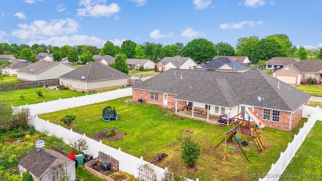 2770 Summerfield Place, Pryor, OK 74361