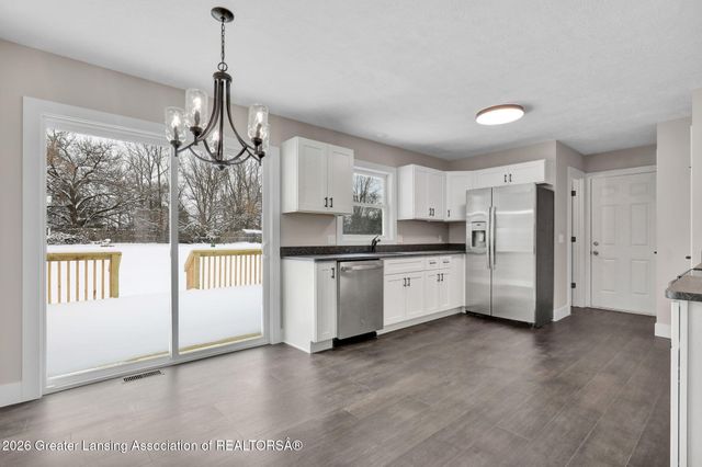 56 S Onondaga Road, Mason, MI 48854