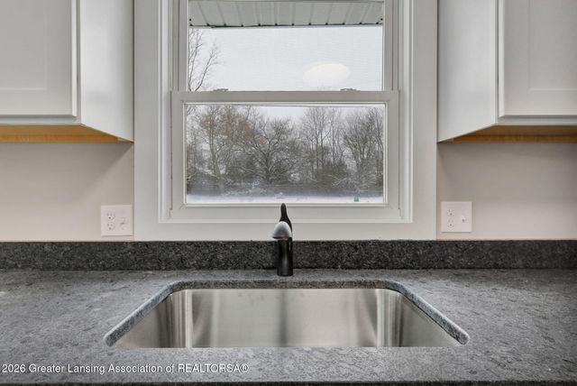 56 S Onondaga Road, Mason, MI 48854