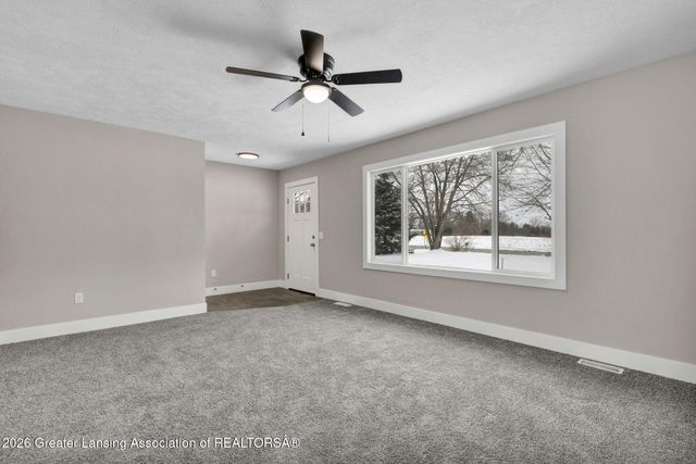 56 S Onondaga Road, Mason, MI 48854