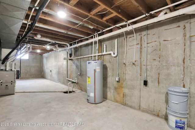 56 S Onondaga Road, Mason, MI 48854