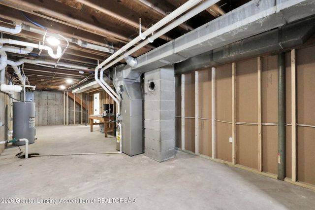 56 S Onondaga Road, Mason, MI 48854