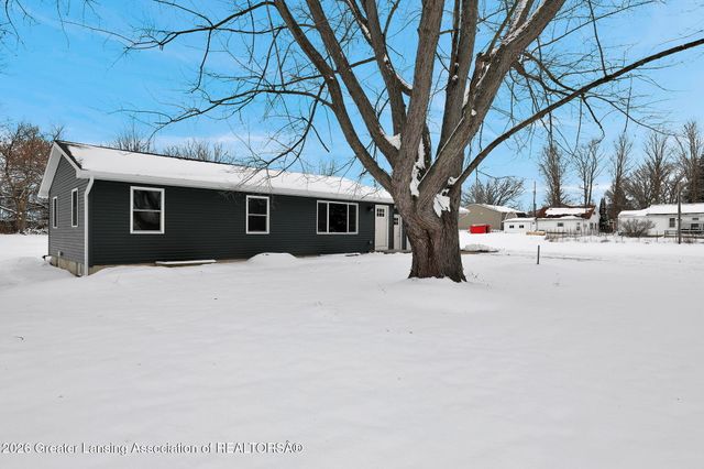 56 S Onondaga Road, Mason, MI 48854