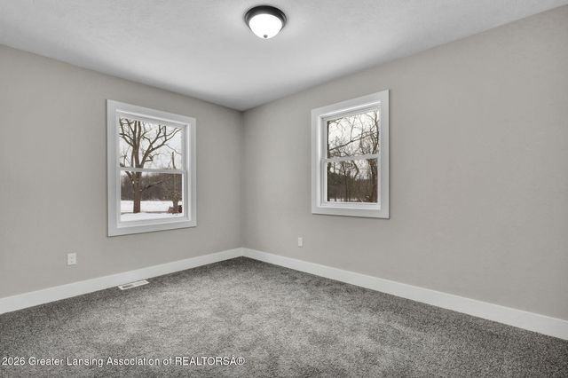 56 S Onondaga Road, Mason, MI 48854