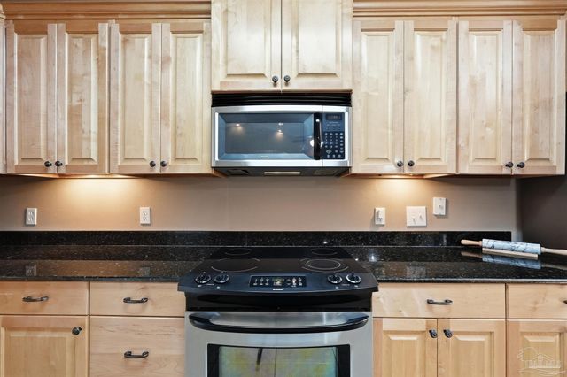 7089 Flintwood St, Navarre, FL 32566