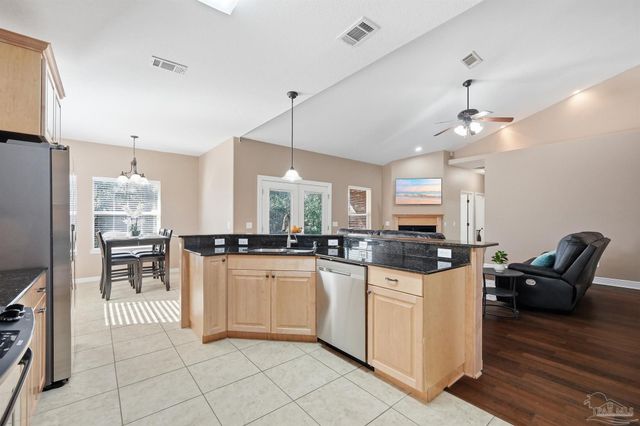 7089 Flintwood St, Navarre, FL 32566