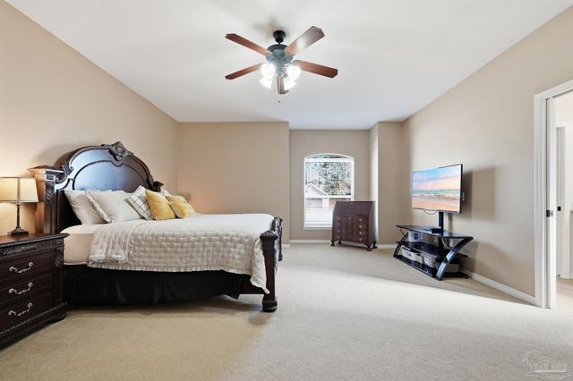 7089 Flintwood St, Navarre, FL 32566