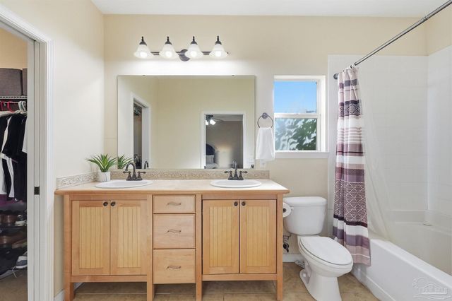 7089 Flintwood St, Navarre, FL 32566