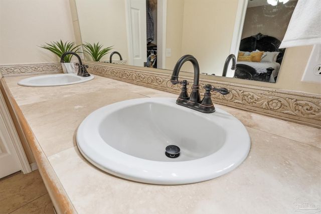 7089 Flintwood St, Navarre, FL 32566