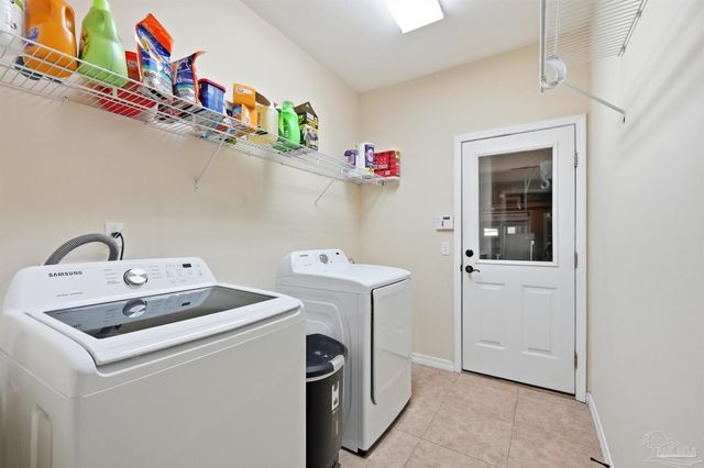 7089 Flintwood St, Navarre, FL 32566