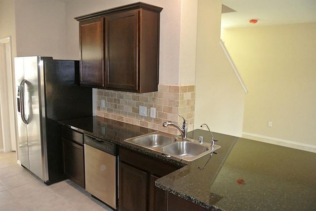 1742 Parkside Shores Lane, Crosby, TX 77532