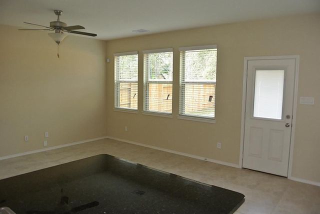 1742 Parkside Shores Lane, Crosby, TX 77532