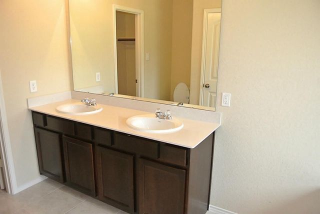 1742 Parkside Shores Lane, Crosby, TX 77532