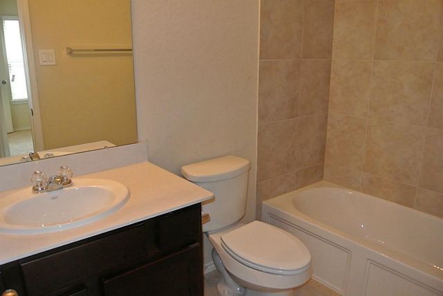 1742 Parkside Shores Lane, Crosby, TX 77532