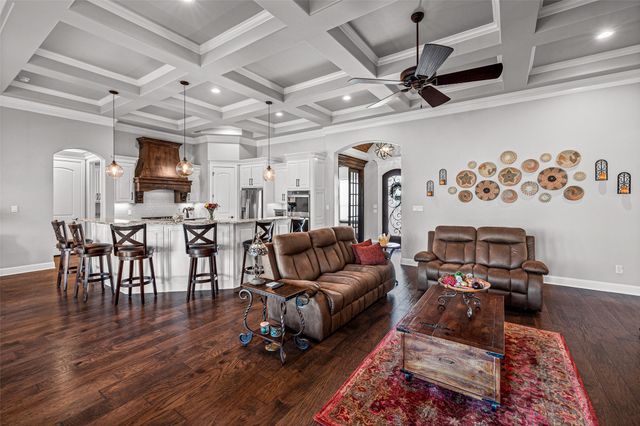 329 Kenyon Court, Granbury, TX 76049