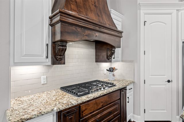 329 Kenyon Court, Granbury, TX 76049