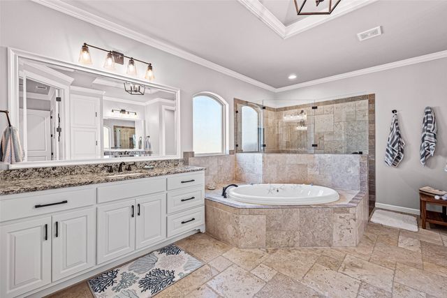 329 Kenyon Court, Granbury, TX 76049