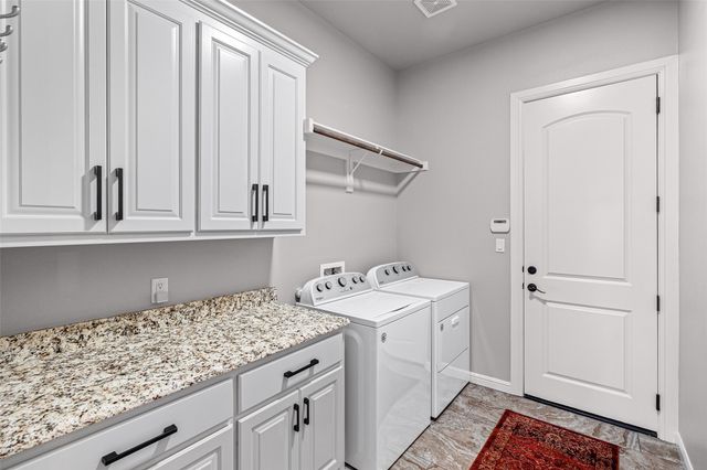 329 Kenyon Court, Granbury, TX 76049