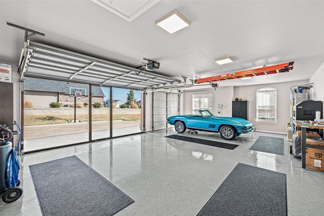 329 Kenyon Court, Granbury, TX 76049