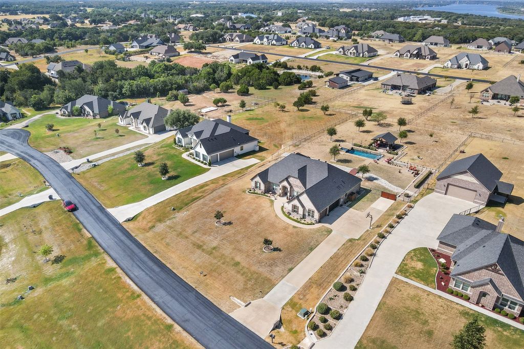 329 Kenyon Court, Granbury, TX 76049 — photo 5