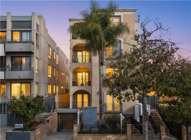 918 S Wooster Street 2, Los Angeles, CA 90035