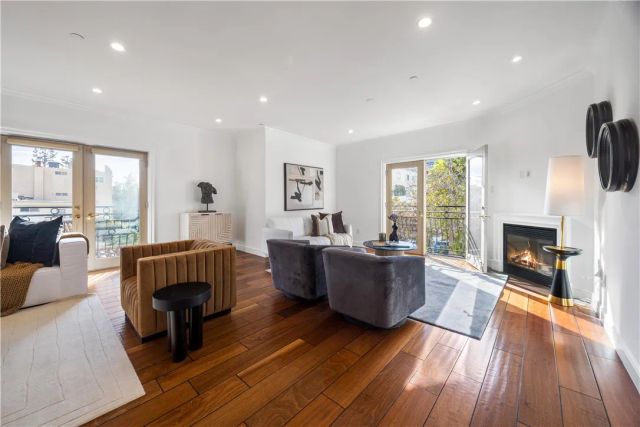 918 S Wooster Street 2, Los Angeles, CA 90035