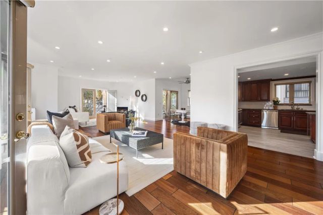 918 S Wooster Street 2, Los Angeles, CA 90035