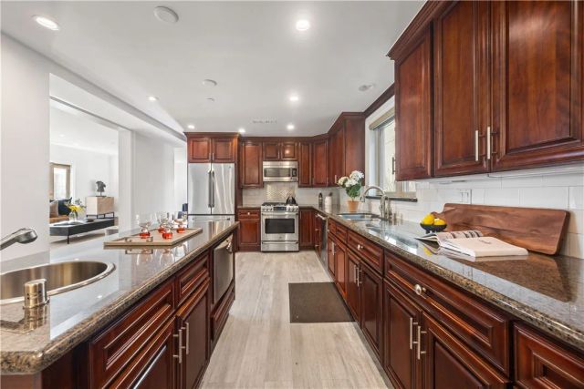 918 S Wooster Street 2, Los Angeles, CA 90035