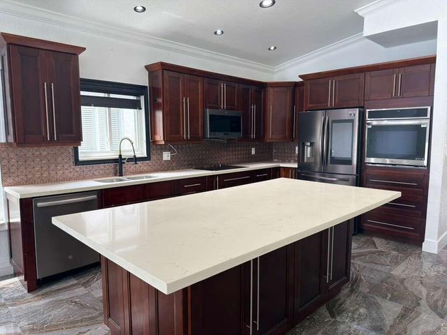 4572 SW 14th Street, Deerfield Beach, FL 33442