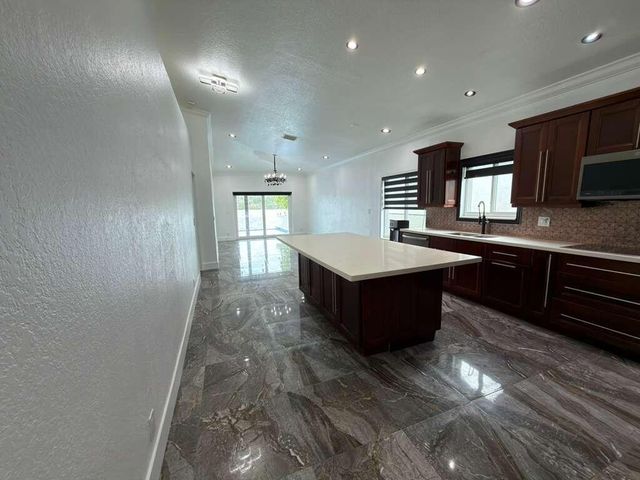 4572 SW 14th Street, Deerfield Beach, FL 33442