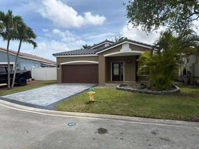 4572 SW 14th Street, Deerfield Beach, FL 33442