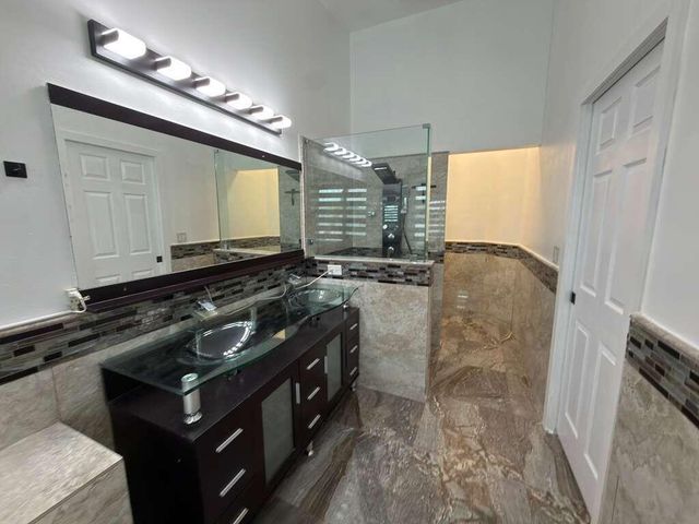 4572 SW 14th Street, Deerfield Beach, FL 33442