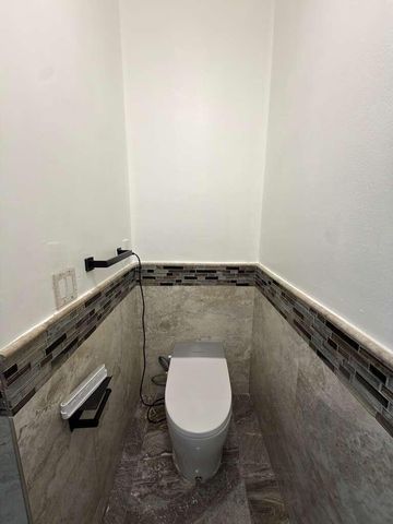 4572 SW 14th Street, Deerfield Beach, FL 33442