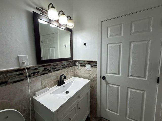 4572 SW 14th Street, Deerfield Beach, FL 33442