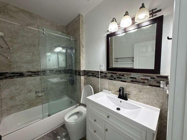 4572 SW 14th Street, Deerfield Beach, FL 33442