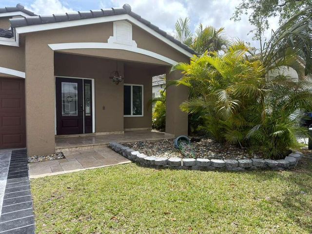 4572 SW 14th Street, Deerfield Beach, FL 33442