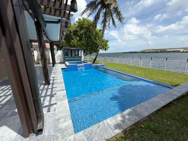 4572 SW 14th Street, Deerfield Beach, FL 33442