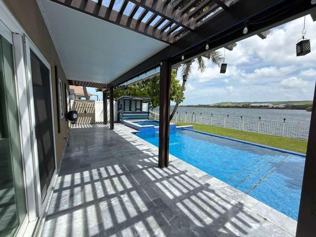 4572 SW 14th Street, Deerfield Beach, FL 33442