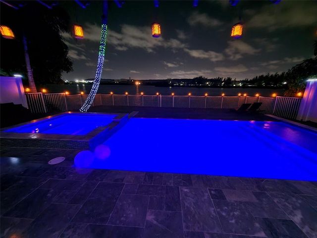 4572 SW 14th Street, Deerfield Beach, FL 33442