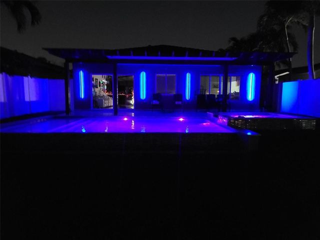 4572 SW 14th Street, Deerfield Beach, FL 33442