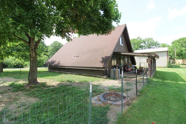 2295 S Poplar Street, Vallonia, IN 47281
