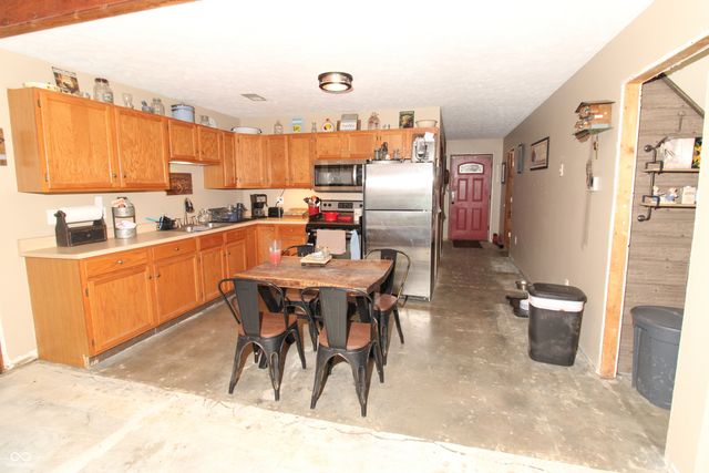 2295 S Poplar Street, Vallonia, IN 47281