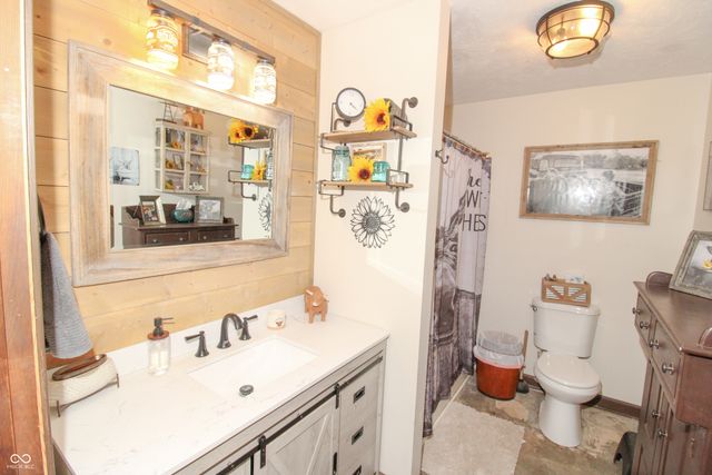 2295 S Poplar Street, Vallonia, IN 47281