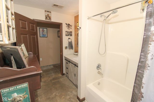 2295 S Poplar Street, Vallonia, IN 47281