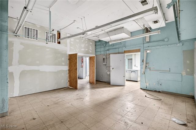 4127 Mayfield Road, South Euclid, OH 44121