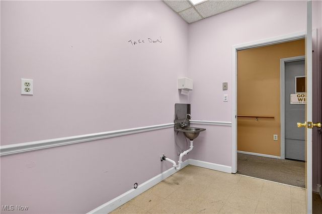 4127 Mayfield Road, South Euclid, OH 44121