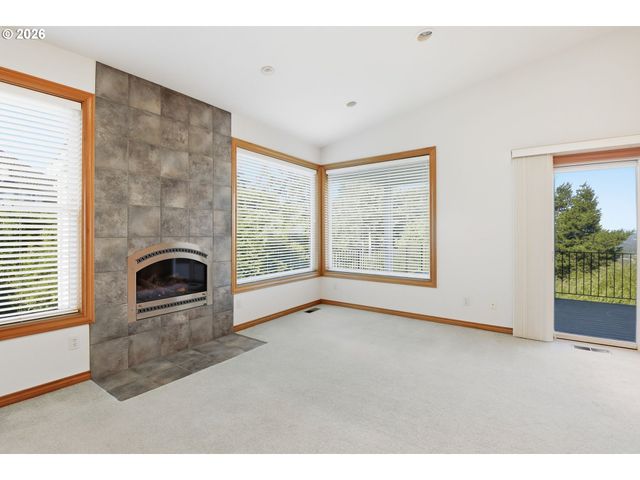 10190 Se WYNDHAM Way, Happy Valley, OR 97086