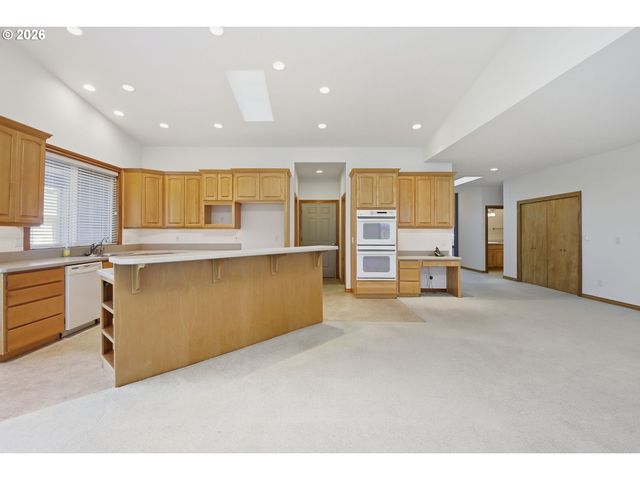 10190 Se WYNDHAM Way, Happy Valley, OR 97086