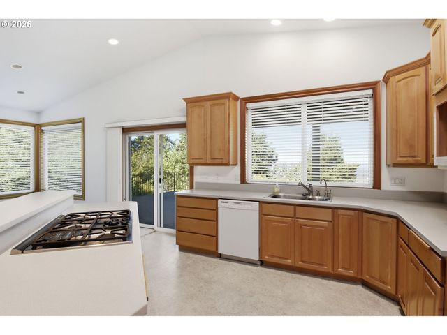 10190 Se WYNDHAM Way, Happy Valley, OR 97086